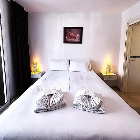 Sarah En Parque Santiago 1 Playa de las Américas